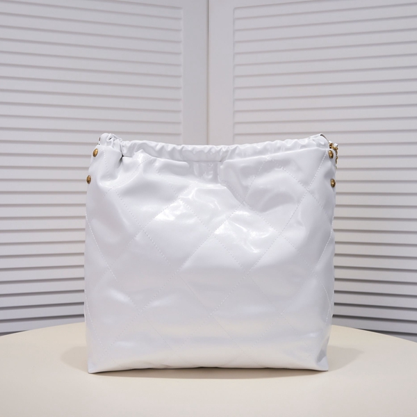 シャネルバッグ側面デザイン